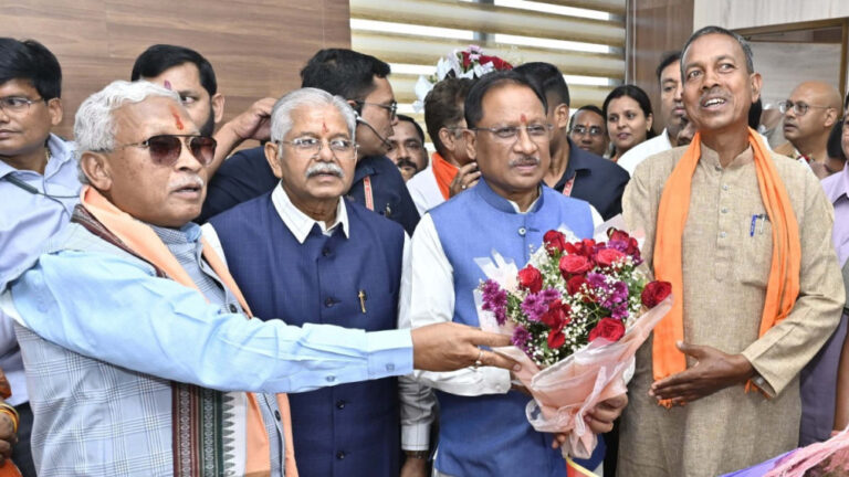 मुख्यमंत्री डी.बी.टी. के जरिये 44 हजार 940 श्रमिको को 15.37 करोड़ रूपये की राशि अंतरित