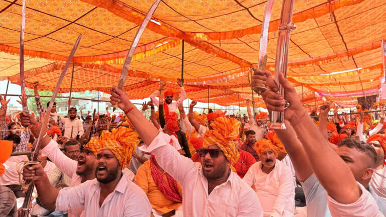 ‘ 5 बजे तक रामजी लाल परएक्शन नहीं लिया तो…’, आगरा में करणी सेना की चेतावनी, रैली में केंद्रीय मंत्री बघेल भी पहुंचे