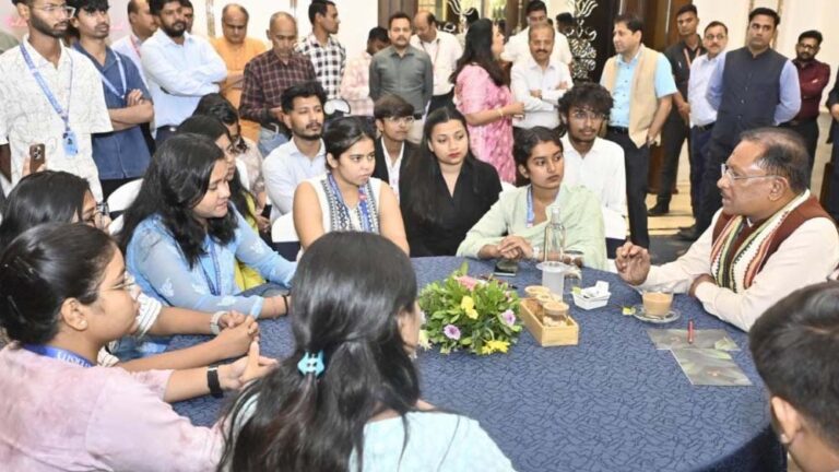 मुख्यमंत्री विष्णुदेव साय आज नवा रायपुर में आयोजित विचार फॉर विकसित छत्तीसगढ़ कार्यक्रम में हुए शामिल