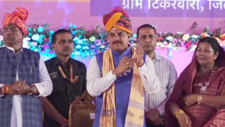 महिलाओं के खाते में आज आये 1250 रुपये, लाड़ली बहना योजना की 23वीं किस्त का स्टेटस ऐसे करें चेक महिलाओं के खाते में आज आये 1250 रुपये, लाड़ली बहना योजना की 23वीं किस्त का स्टेटस ऐसे करें चेक