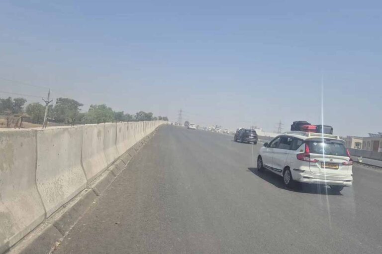 इंदौर-खंडवा राजमार्ग पर चमेली देवी कॉलेज के सामने ब्रिज का काम पूरा, वाहनों के लिए खोला गया