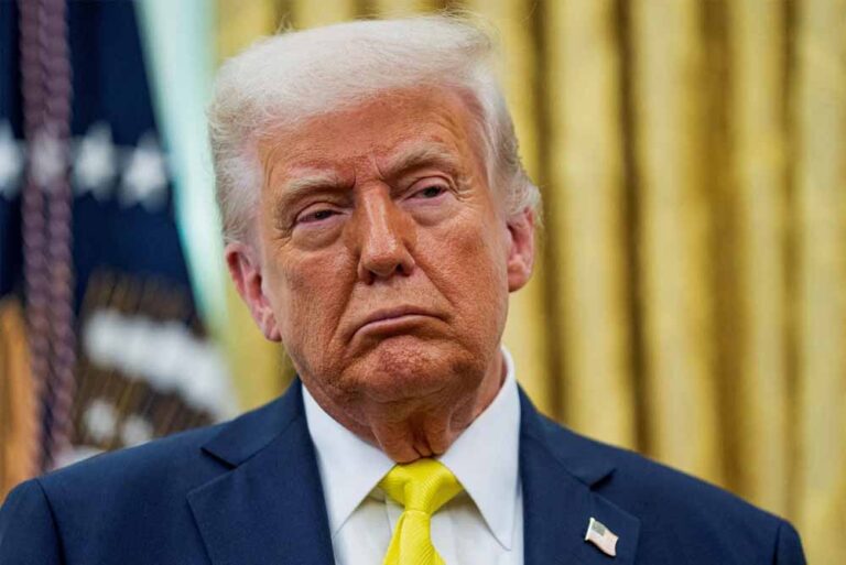 अमेरिका में पढ़ रहे तीन भारतीय और दो चीनी छात्रों ने अमेरिकी प्रशासन के किया मुकदमा अमेरिका में पढ़ रहे तीन भारतीय और दो चीनी छात्रों ने अमेरिकी प्रशासन के किया मुकदमा