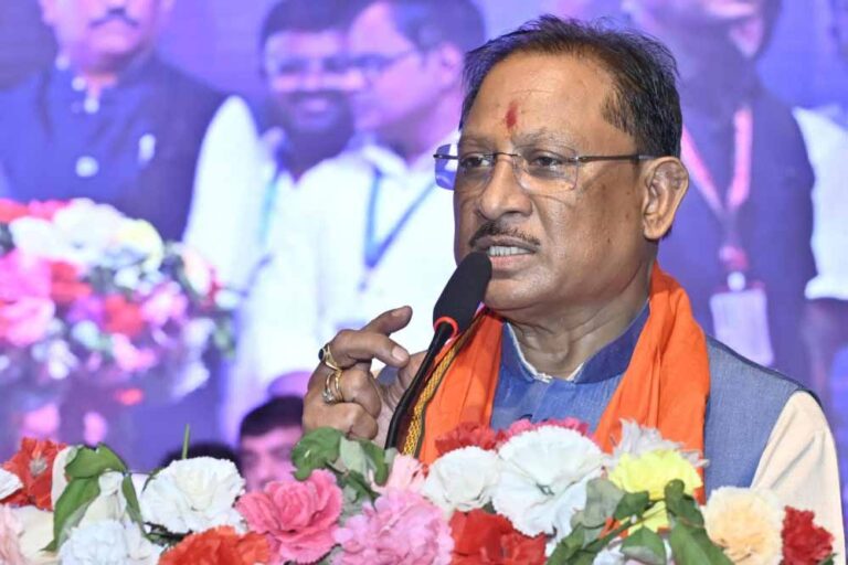 मुख्यमंत्री छत्तीसगढ़ चैंबर ऑफ कॉमर्स एंड इंडस्ट्रीज के नवनिर्वाचित पदाधिकारियों के शपथ ग्रहण समारोह में हुए शामिल