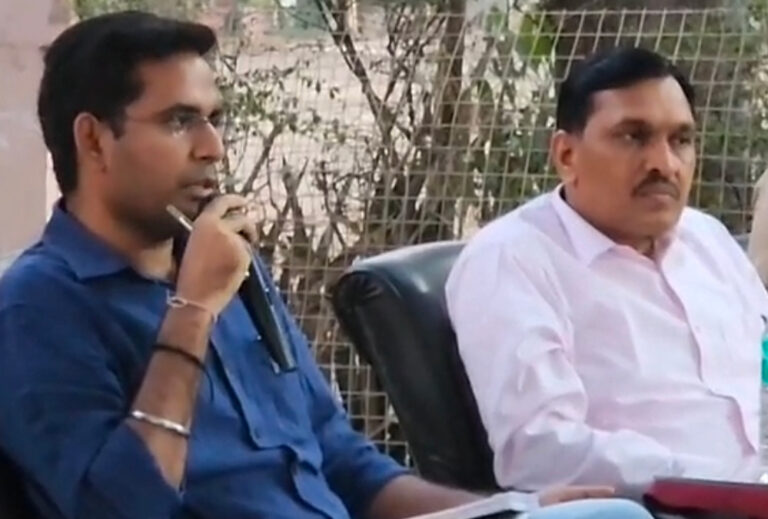 सेंधवा एसडीएम आशीष कुमार ने कहा एसडीएम होने के नाते कॉनून व्यवस्था को बनाए रखना हमारा कर्तव्य, व्यवस्था बिगाड़ने वालों को कड़ी चेतावनी दी सेंधवा एसडीएम आशीष कुमार ने कहा एसडीएम होने के नाते कॉनून व्यवस्था को बनाए रखना हमारा कर्तव्य, व्यवस्था बिगाड़ने वालों को कड़ी चेतावनी दी