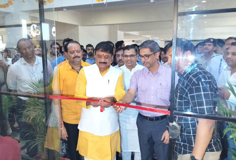 भोपाल रेलवे स्टेशन पर मध्यप्रदेश के पहले ‘पॉड कॉन्सेप्ट रिटायरिंग रूम’ का हुआ भव्य शुभारंभ भोपाल रेलवे स्टेशन पर मध्यप्रदेश के पहले ‘पॉड कॉन्सेप्ट रिटायरिंग रूम’ का हुआ भव्य शुभारंभ