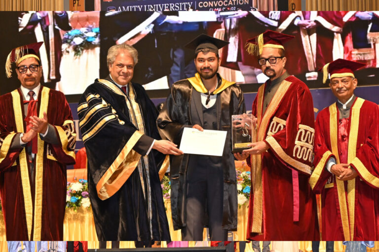 एमिटी विश्वविद्यालय के तीसरे दीक्षांत समारोह में शामिल हुए राज्यपाल