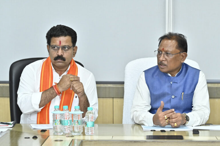 मुख्यमंत्री विष्णु देव साय ने नए आपराधिक कानूनों के प्रभावी क्रियान्वयन और अपराध अनुसंधान की गुणवत्ता पर दिए निर्देश मुख्यमंत्री विष्णु देव साय ने नए आपराधिक कानूनों के प्रभावी क्रियान्वयन और अपराध अनुसंधान की गुणवत्ता पर दिए निर्देश