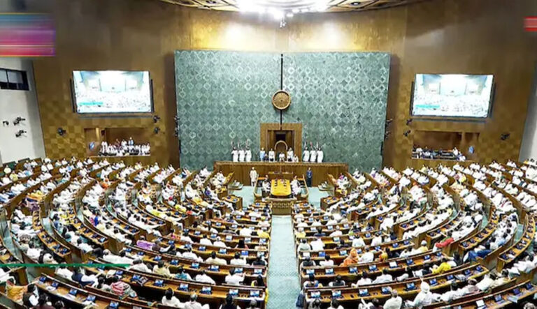 वक्फ संशोधन बिल लोकसभा में कल पेश होगा, सरकार के सामने विपक्षी दलों ने रख दी ये मांग