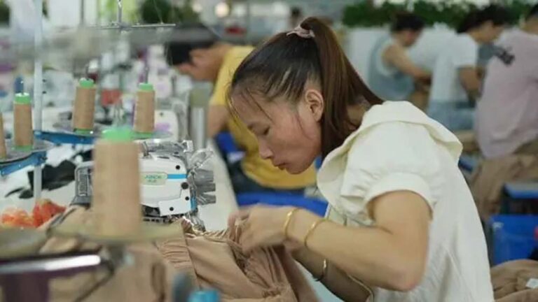 ट्रंप सरकार का कर्मचारियों के लिए नया नियम, चीनी नागरिकों के साथ सेक्स पर लगाई रोक