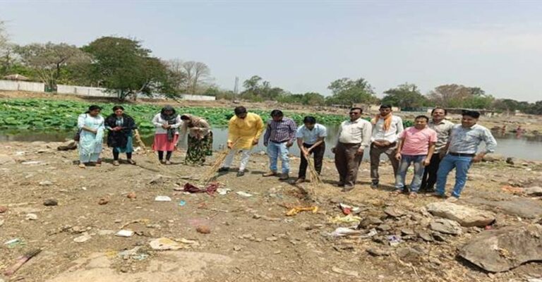 जन प्रतिनिधियों की उपस्थिति में जन भागीदारी से हो रहे है कार्य