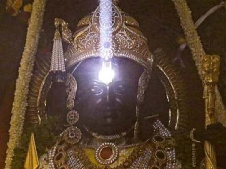 रामनवमी महोत्सव: राम मंदिर में सूर्य की किरणों से रामलला का हुआ अभिषेक, रामनवमी पर जश्न में डूबी अयोध्या