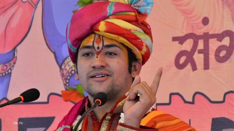 अभी से एक हो जाओ। कलेक्टर, एसपी, मंत्री सब बनो, लेकिन कट्टर हिंदू जरूर बनो: धीरेंद्र कृष्‍ण शास्‍त्री