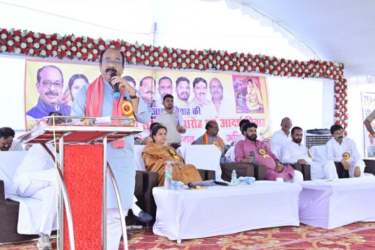 सामुदायिक शेड के निर्माण के लिए 15 लाख रुपए देने की घोषणा की, बागबाहरा से पिथौरा मार्ग में बनेगा भव्य स्वागत द्वार- उप मुख्यमंत्री साव