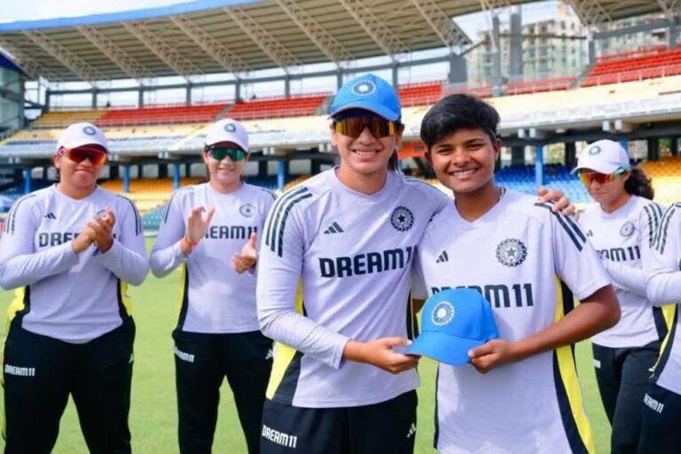 महिला क्रिकेट में छतरपुर की क्रांति गौड़ का धमाल, बाबा बागेश्वर हुए क्रिकेटर क्रांति गौड़ के फैन