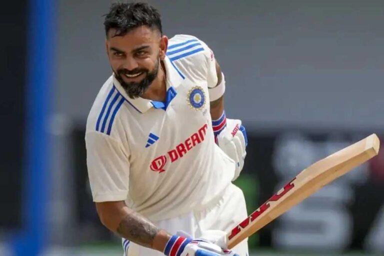 कोहली ने टेस्ट से लिया संन्यास, इंग्लैंड दौरे से पहले किया बड़ा ऐलान कोहली ने टेस्ट से लिया संन्यास, इंग्लैंड दौरे से पहले किया बड़ा ऐलान