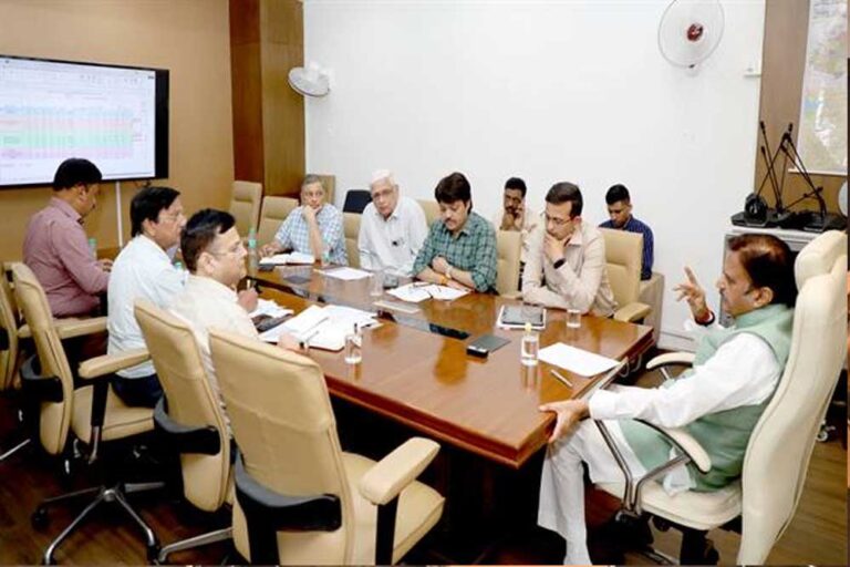 उप मुख्यमंत्री शुक्ल ने स्वास्थ्य अधोसंरचना विकास कार्यों की गहन समीक्षा की उप मुख्यमंत्री शुक्ल ने स्वास्थ्य अधोसंरचना विकास कार्यों की गहन समीक्षा की