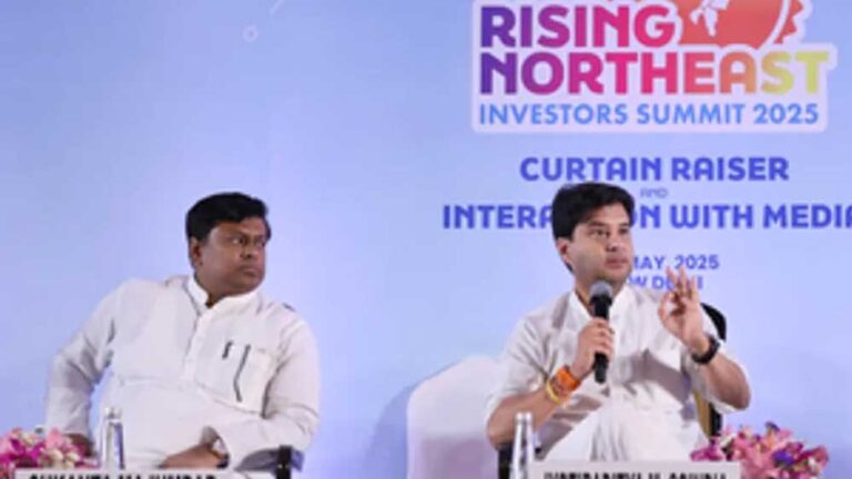 ज्योतिरादित्य सिंधिया ने कहा कि उत्तर पूर्व भविष्य का इंतजार नहीं कर रहा है, बल्कि इसे बना रहा