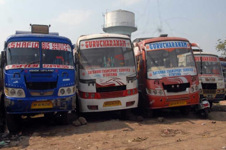 परिवहन विभाग की नई व्यवस्था बसों का बीमा-फिटनेस खत्म होते ही जाएगा मैसेज परिवहन विभाग की नई व्यवस्था बसों का बीमा-फिटनेस खत्म होते ही जाएगा मैसेज