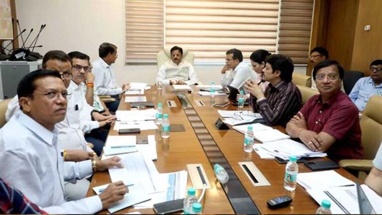 15वें वित्त आयोग और पीएम-अभीम के कार्यों को सर्वोच्च प्राथमिकता से करें पूर्ण : उप मुख्यमंत्री शुक्ल