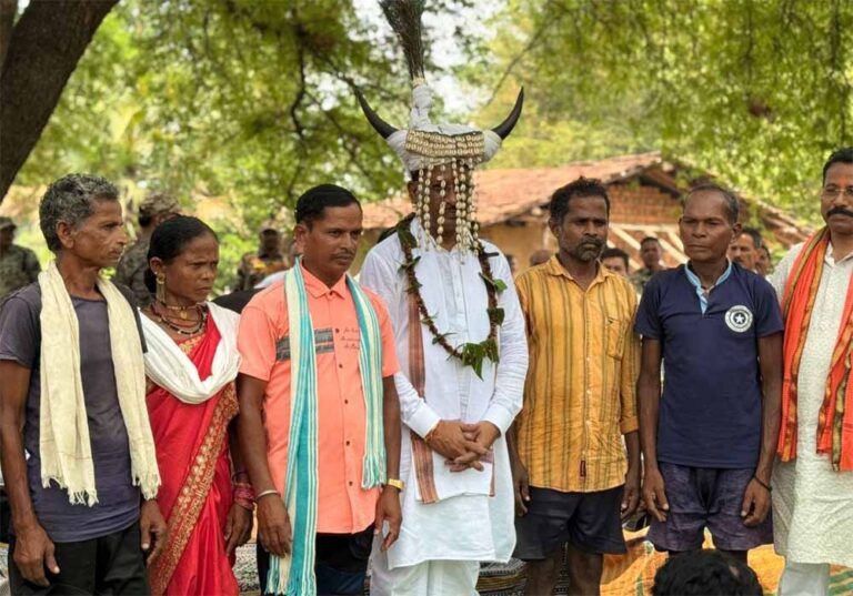 बस्तर संभाग के अतिदूरस्थ और आदिवासी बहुल ग्राम मुलेर का सीएम साय ने किया दौरा बस्तर संभाग के अतिदूरस्थ और आदिवासी बहुल ग्राम मुलेर का सीएम साय ने किया दौरा