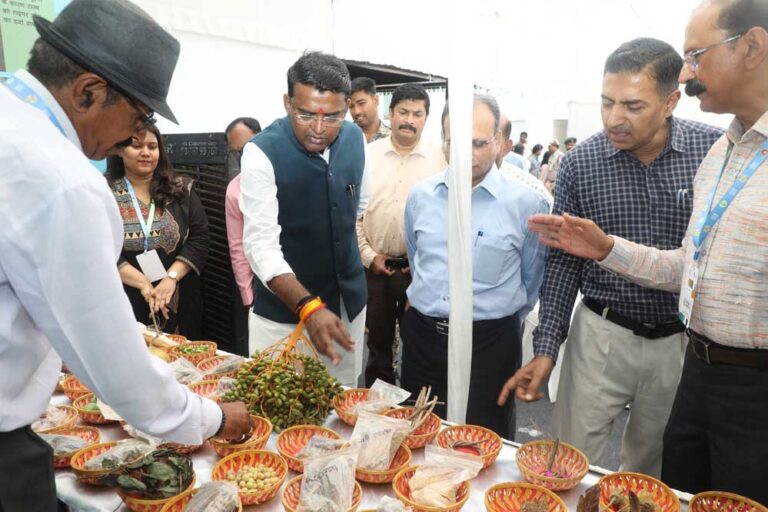 मंत्री दिलीप सिंह अहिरवार ने कहा कि जैव विविधता का संरक्षण हमारे जीवन के लिये अत्यंत महत्वपूर्ण