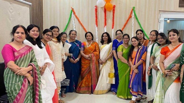 पहलगाम आतंकवादी हमले में मारे गये भारतीयों की श्रध्दांजलि दी गई