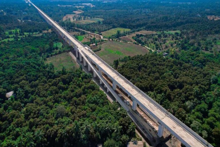 भारत का पहला बुलेट ट्रेन स्टेशन तैयार, 2029 से दौड़ेगी सुपरफास्ट ट्रेन, सामने आया Video भारत का पहला बुलेट ट्रेन स्टेशन तैयार, 2029 से दौड़ेगी सुपरफास्ट ट्रेन, सामने आया Video