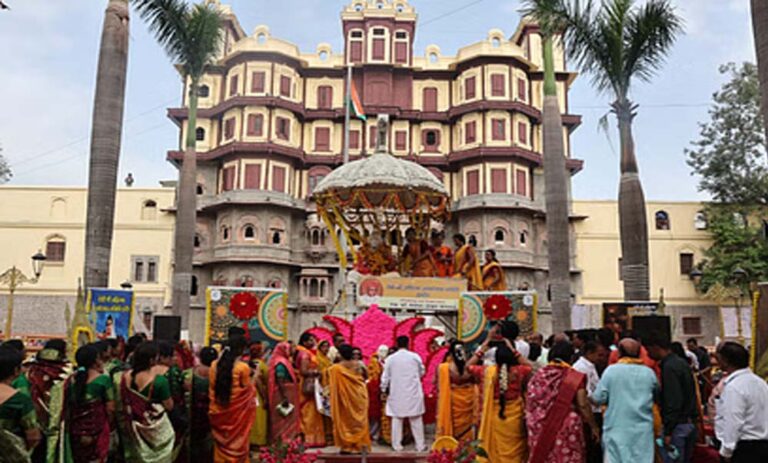 इंदौर मेें आज देवी अहिल्या की 300 वीं जयंती धूमधाम से मनाई गई