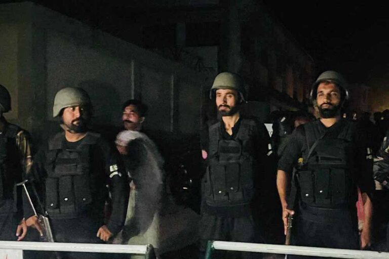 सेना ने स्कैल्प मिसाइल से पाकिस्तान के आतंकवादी ठिकानों को किया तबाह, एयरस्ट्राइक के बाद कैसे हैं पाकिस्तान के हालात पतली