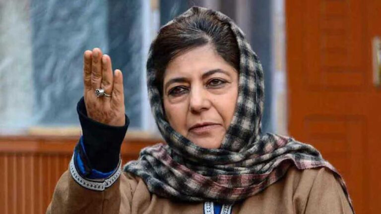 पाकिस्तान जंग पर उतारू, इधर महबूबा मुफ्ती शांति का राग अलापने लगी, बातचीत से हल निकालने को कहा