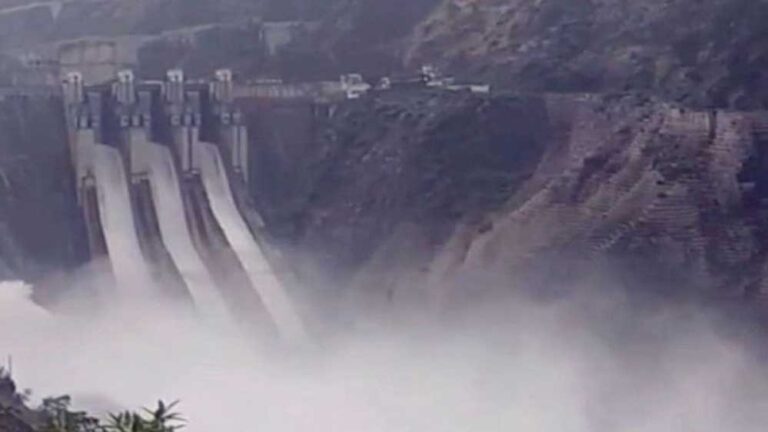 भारत का बड़ा कदम की वाटर स्ट्राइक, चिनाब नदी पर सलाल और बगलिहार डैम के कई गेट खोले