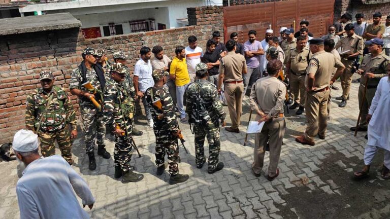 इंदौर में बिना अनुमति सभी तरह के आयोजन बैन, ग्वालियर में लगेंगे सायरन; भोपाल में टैंक पर लहराया तिरंगा