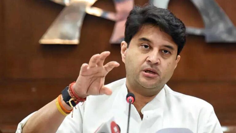 ज्योतिरादित्य सिंधिया ने 13 साल पुराने सीवरेज प्रोजेक्ट को बताया सिर दर्द, अब सुपर टीम करेगी सर्वे