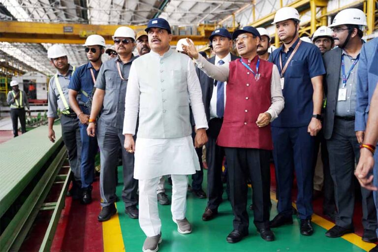 रायसेन में बीईएमएल की नई निर्माण इकाइयों की स्थापना से होगा देश-प्रदेश का औद्योगिक इको सिस्टम सशक्त रायसेन में बीईएमएल की नई निर्माण इकाइयों की स्थापना से होगा देश-प्रदेश का औद्योगिक इको सिस्टम सशक्त