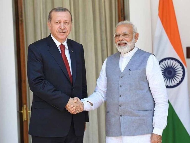 कश्मीर से लेकर दिल्ली तक फैले समझौतों की होगी समीक्षा, तुर्की को सबक सिखाने की तैयारी में भारत कश्मीर से लेकर दिल्ली तक फैले समझौतों की होगी समीक्षा, तुर्की को सबक सिखाने की तैयारी में भारत