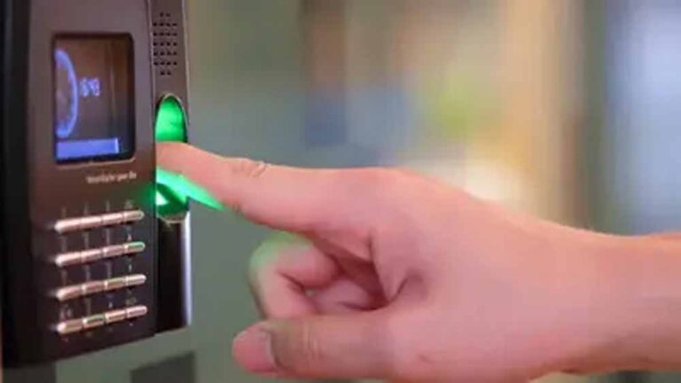 फील्ड अधिकारियों को दिन में एक बार हाजिरी लगानी होगी फील्ड अधिकारियों को दिन में एक बार हाजिरी लगानी होगी