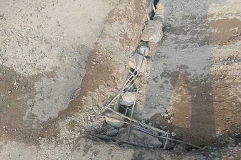 बाणसागर सोन नदी पुल का पिलर एक तरफ झुका, हुआ गड्ढा, रीवा शहडोल की आवाजाही बंद