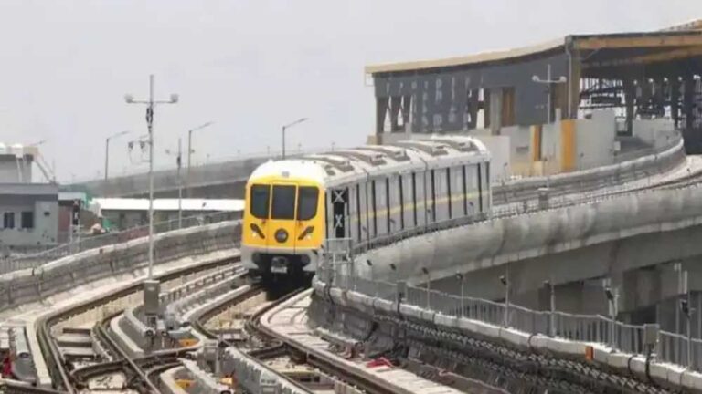 इंदौर मेट्रो में मुफ्त यात्रा खत्म होने के बाद यात्रियों की संख्या में 50% से ज्यादा की गिरावट दर्ज