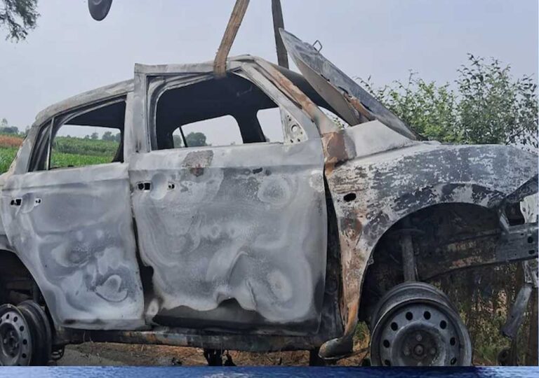 बुलंदशहर में पुलिया से टकराकर आग का गोला बनी गाड़ी , जिंदा जल गए 5 लोग, महिला गंभीर रूप से झुलसी