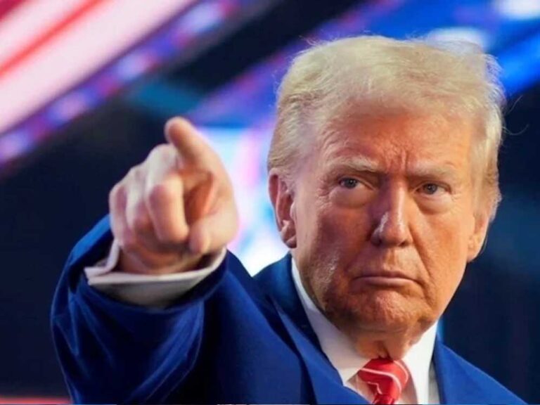 राष्ट्रपति ट्रंप ने ईरान पर हमले को दी मंजूरी, आखिरी आदेश के पहले कर रहे इस बात का इंतजार, पुतिन ने भी दे दिया जंग पर बयान