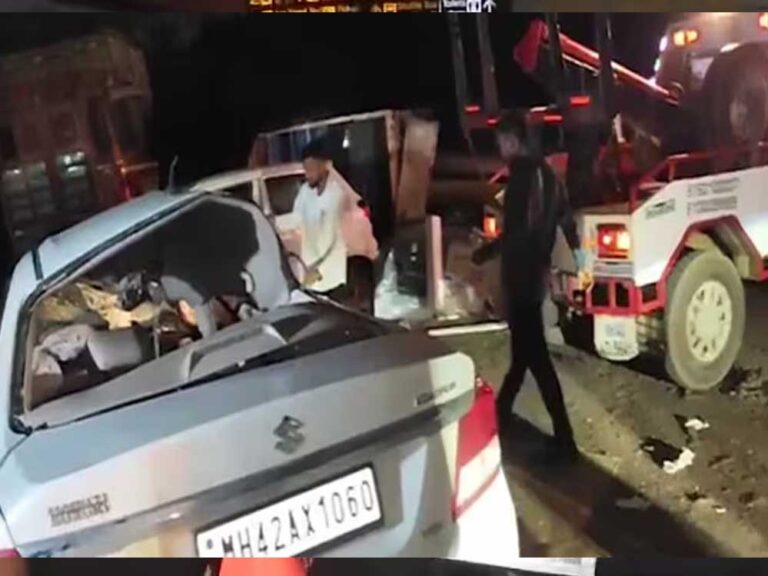 Pune में बड़ा सड़क हादसा, कार और पिकअप ट्रक की टक्कर में 8 की मौत