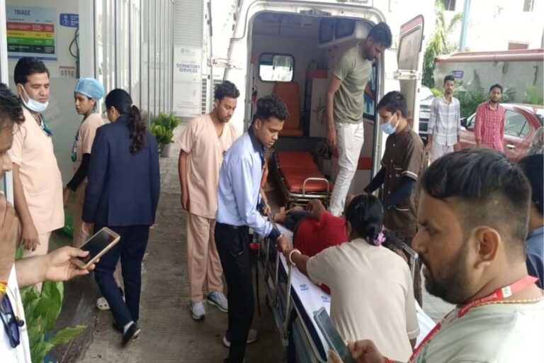 भैरुंदा से भोपाल जा रही बस के चालक को रास्ते में हृदयाघात आया, यात्रियों की सूझबूझ से बची जान