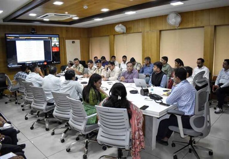 भोपाल शहर में सड़क सुरक्षा को लेकर विभिन्न एजेंसियों की हुई बैठक