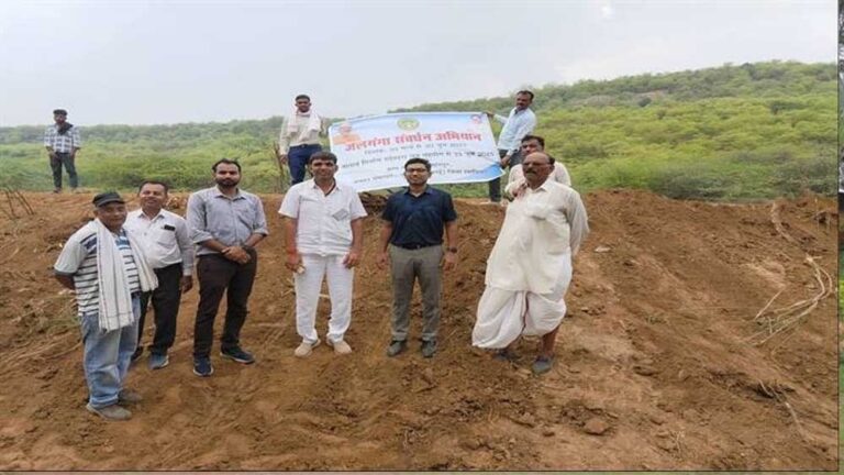 जल गंगा संवर्धन अभियान के तहत तालाब बनने से बढ़ेगा भू-जल स्तर