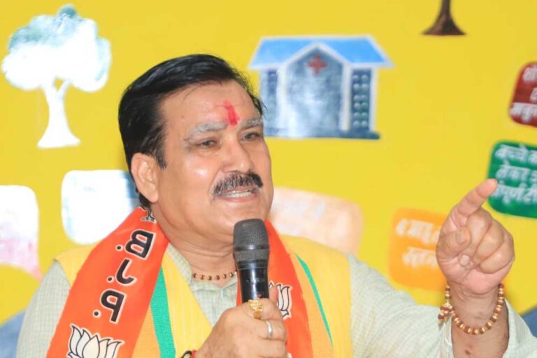 राज्यमंत्री गौतम टेटवाल ने कांग्रेस नेता राहुल गांधी को ‘पप्पू’ बताया, उन्होंने कहा कि सभी जानते हैं