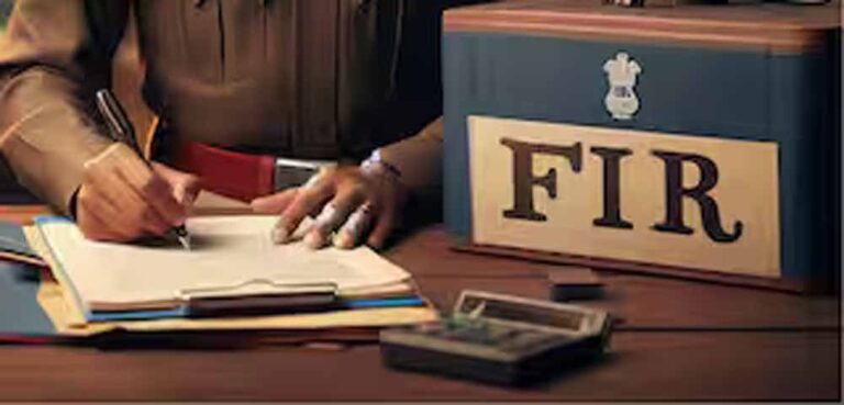 इटावा के कथावाचकों पर फर्जीवाड़े का आरोप, जाति छिपाने और नकली आधार कार्ड पर केस दर्ज इटावा के कथावाचकों पर फर्जीवाड़े का आरोप, जाति छिपाने और नकली आधार कार्ड पर केस दर्ज