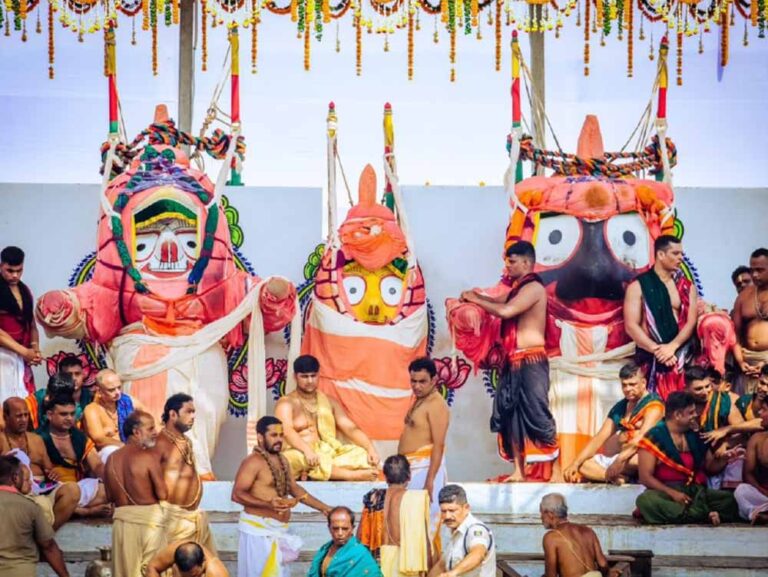 जगन्नाथ पुरी में ज्येष्ठ पूर्णिमा आज, जगन्नाथ रथयात्रा से पहले आज भगवान को कराया जाएगा स्नान जगन्नाथ पुरी में ज्येष्ठ पूर्णिमा आज, जगन्नाथ रथयात्रा से पहले आज भगवान को कराया जाएगा स्नान