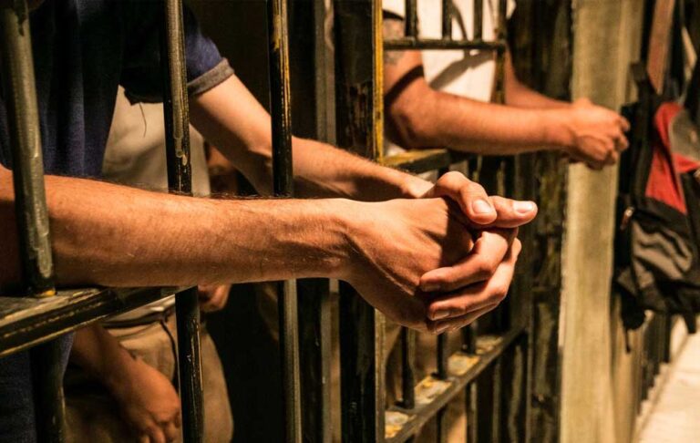 जासूस कासिम के बाद भाई असीम गिरफ्तार, 4 साल से PAK के लिए जासूसी कर रहा था असीम जासूस कासिम के बाद भाई असीम गिरफ्तार, 4 साल से PAK के लिए जासूसी कर रहा था असीम