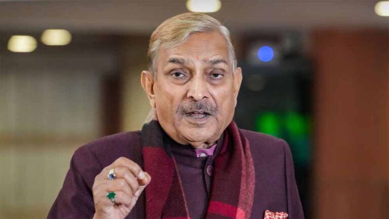 जी-7 के शिखर सम्मेलन में भारत को आमंत्रित नहीं किए जाने पर कांग्रेस सांसद ने केंद्र सरकार को घेरा