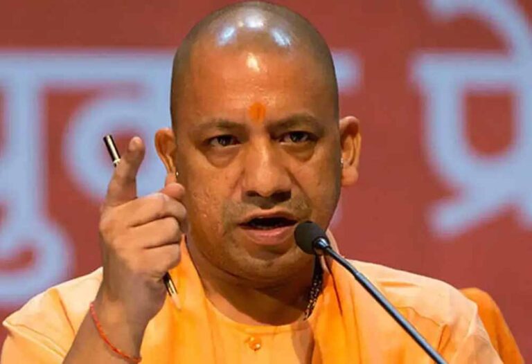 सीएम योगी ने गोरखपुर लिंक एक्सप्रेसवे का किया उद्घाटन, जो सुरक्षा में सेंध लगाएगा उसे यमराज का टिकट मिलेगा